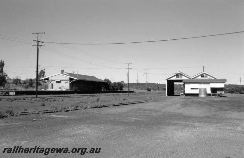 P04270
Station building, goods shed, Mullewa station, EM line
