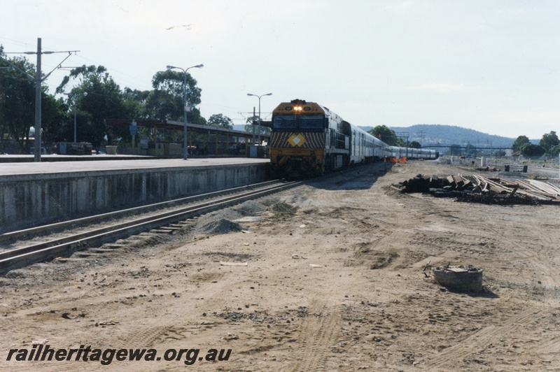 P04310
NR class 52 diesel locomotive, front view, hauling the Indian Pacific, halted at Midland station, standard gauge line.
