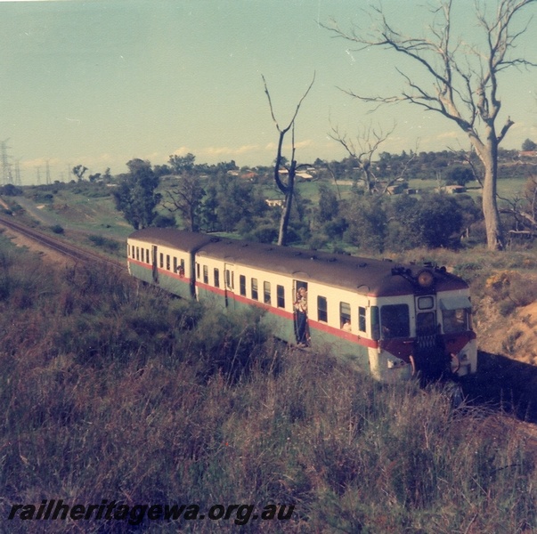 P04320
1 of 4 ADX class 670 diesel railcar and ADA class 767 trailer, elevated side and front view, on ARHS tour to Bibra Lake, FA line.
