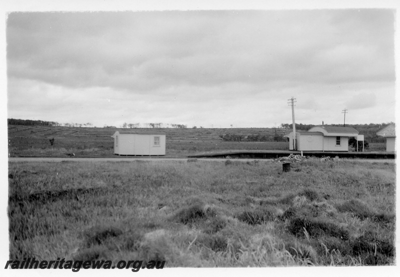 P04333
5 of 8, Station buildings, cabin, platform, nameboard, lever frame, Elleker, GSR line.
