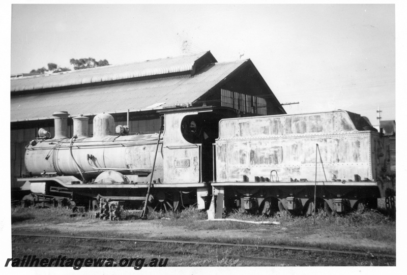 P04347
MRWA B class 6 steam locomotive, side view.
