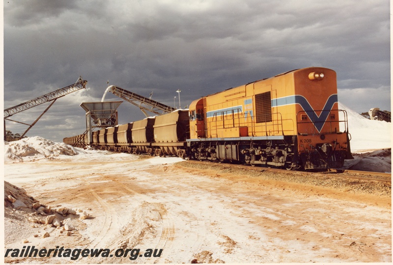 P04392
K class 206 diesel locomotive in Westrail orange livery, side and front view, on salt train, Lake Lefroy, Kalgoorlie-Esperance standard gauge line.
