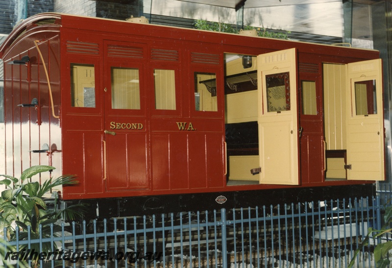 P04394
AI class 258 carriage, end and side view, restored, at Westrail Centre.
