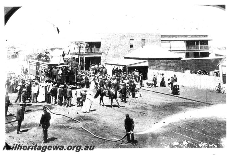 P04403
D class 6, double deck tramcar trailers, Leonora - Gwalia tramway. Large crowd in attendance for the opening of the line
