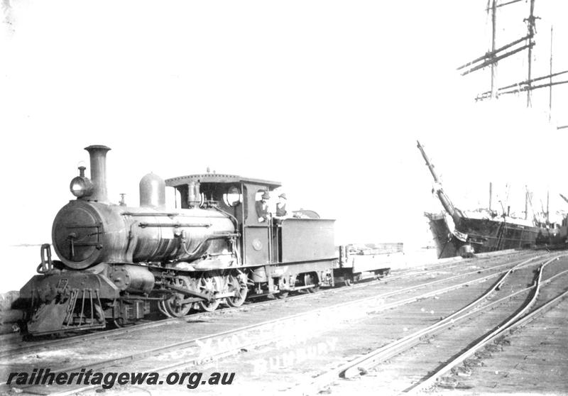 P04407
A class 4, jetty, windjammer, Bunbury Jetty, front and side view of loco
