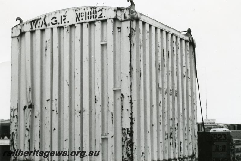 P04423
Container No.1002, 