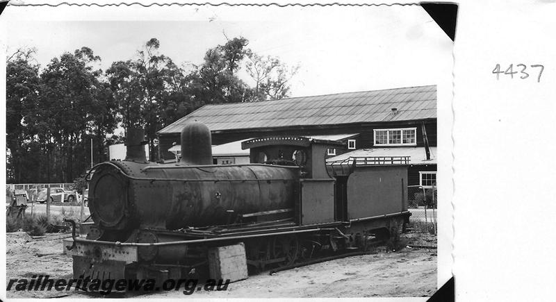 P04437
Bunnings loco No.109 at Manjimup, ex SAR Y 109
