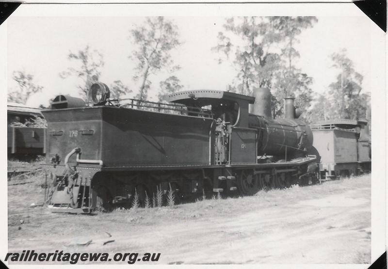 P04440
Bunnings loco YX 176 at Manjimup, rear RHS view
