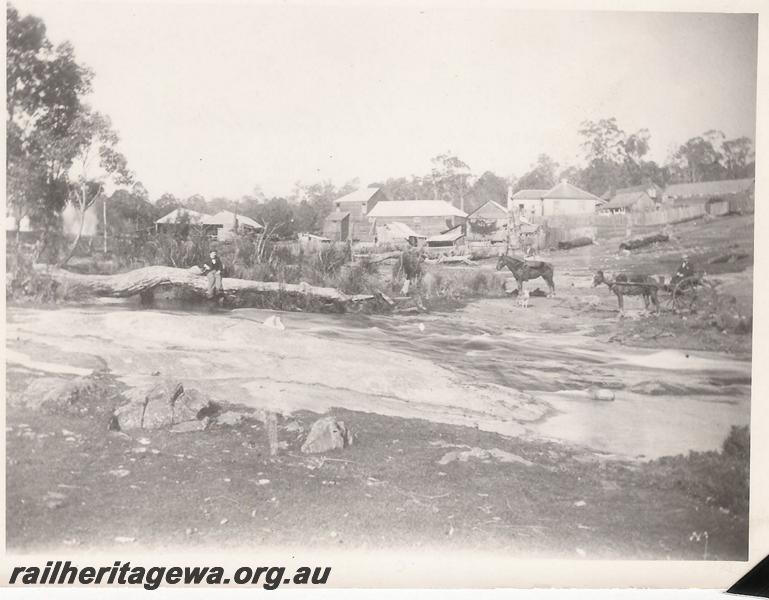 P04534
Original mill at Jarrahdale, mainly houses
