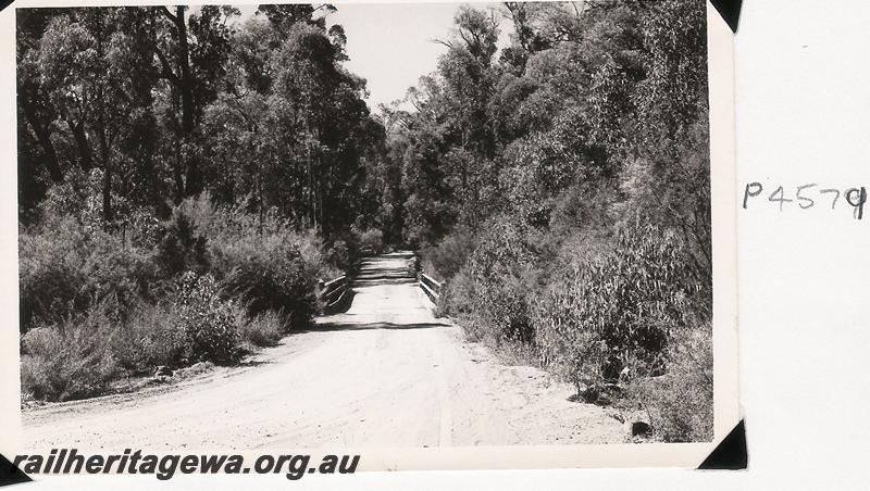 P04579
Bridge where the loco was stranded by the flood of 1926 near Jarrahdale, looking South.
