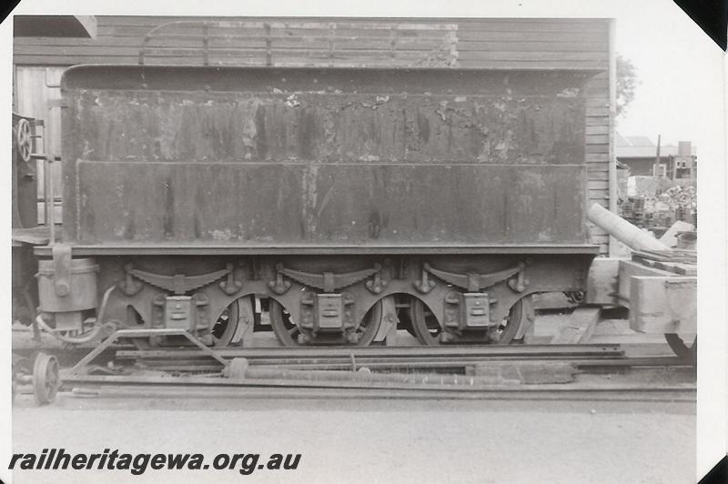 P04595
Millars loco No.72 at Yarloop, side view of tender.
