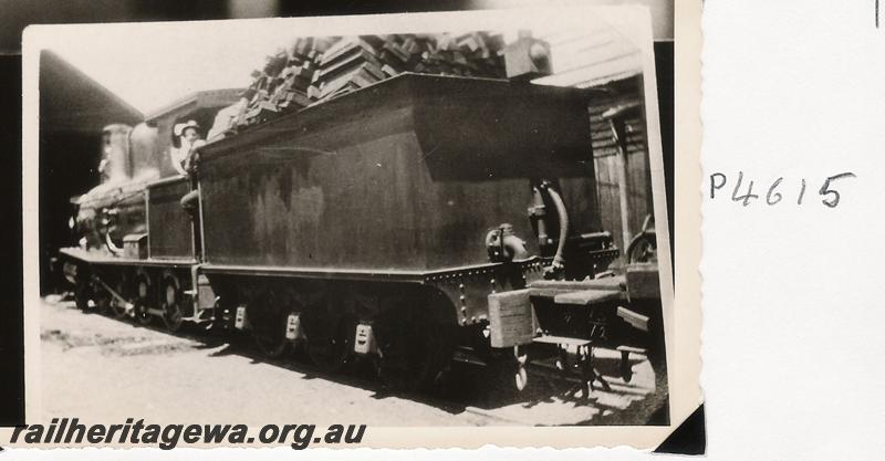 P04615
Millars loco No.72 at Yarloop, rear view
