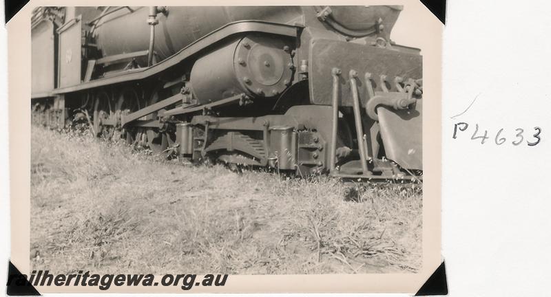 P04633
Millars loco No.60 at Wokalup, 3/4 view of headstock and cylinder.
