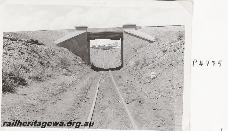 P04795
Sons of Gwalia railway, subway under the WAGR line at Gwalia
