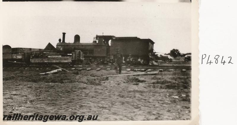 P04842
PWD G class 45, wagons, high sided tender, side view
