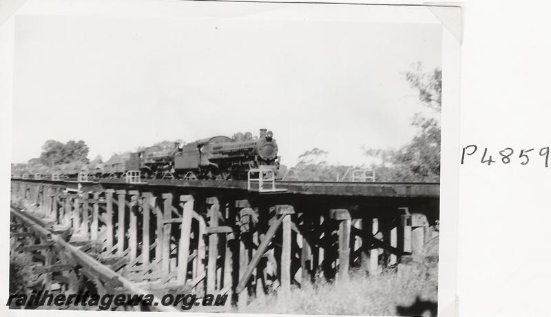 P04859
PR classes double heading, Guildford Bridge, goods train
