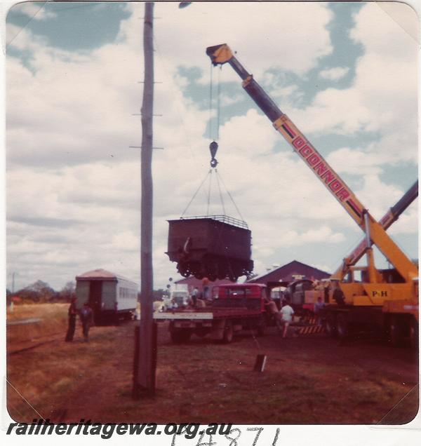 P04871
Millars loco No.71 arriving by truck at Pinjarra for restoration by the Hotham Valley Railway
