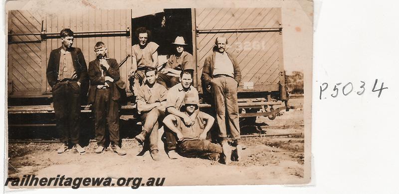 P05034
Railway employees, V class 3261 bogie van with diagonal planking
