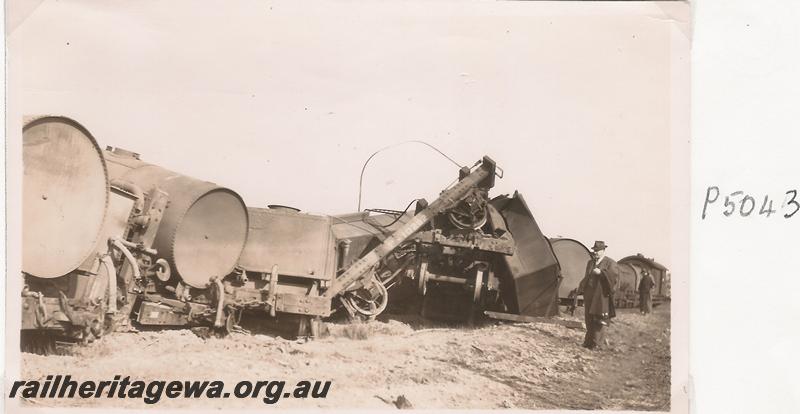 P05043
J class water tank wagons, JA class tank wagon, Dumberning, BN line, derailment of water train 
