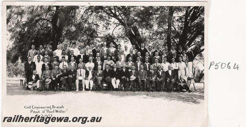 P05064
WAGR's Civil Engineers Branch picnic at Pt Walter, group photo
