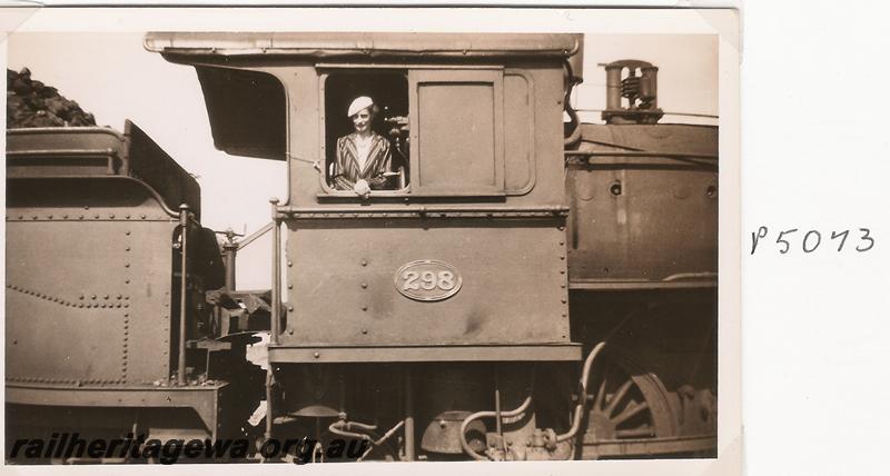 P05073
E class 298, Bunbury, view of cab with a smartly dressed woman looking out the cab window
