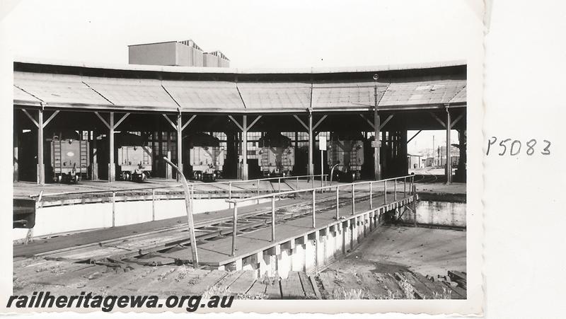 P05083
Turntable, roundhouse, Bunbury loco depot
