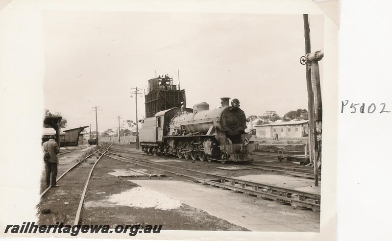 P05102
W class 944, coaling stage
