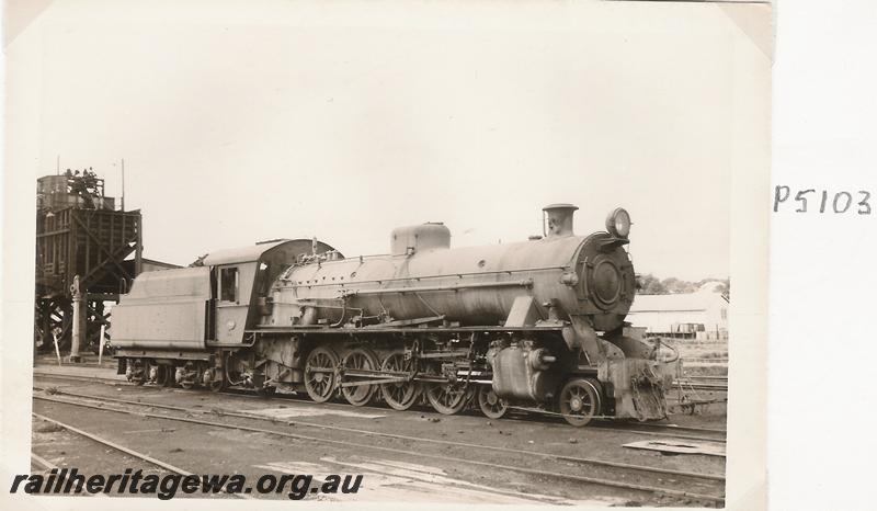 P05103
W class 944, coaling stage
