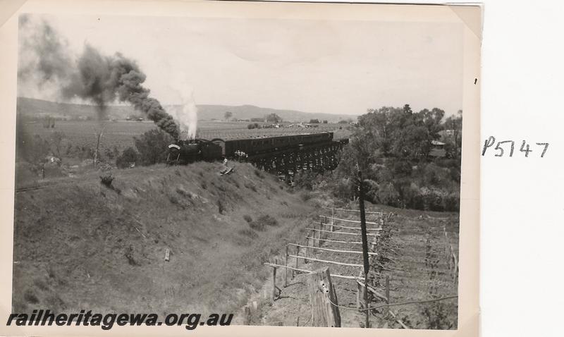 P05147
MRWA loco class 18, Upper Swan Bridge, ARHS tour train
