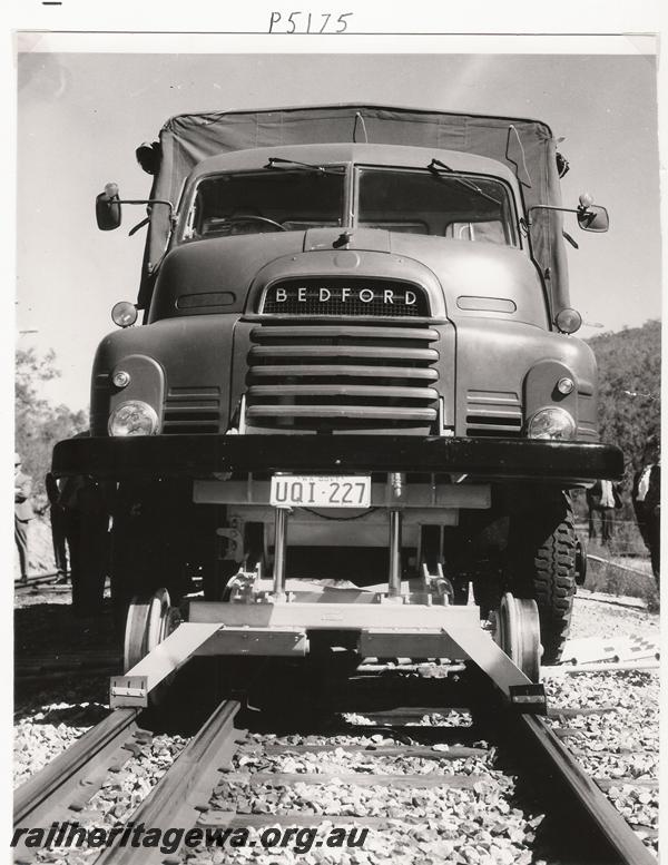 P05175
Bedford truck road railer, front view on rails
