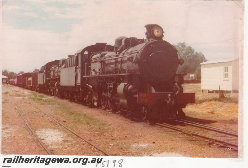 P05198
PMR class 731, double heading with PMR class 721, Darkan, BN line, goods train
