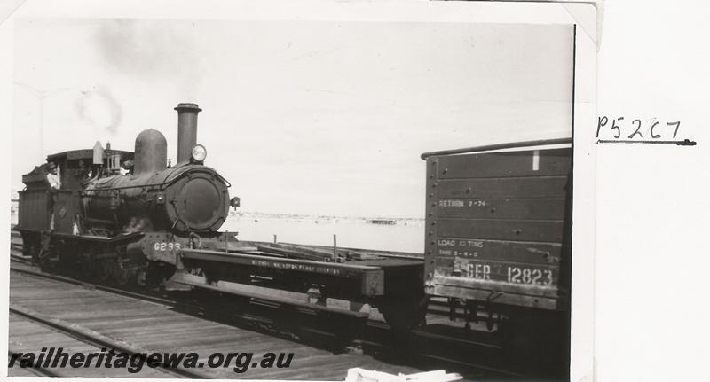 P05267
G class 233, NS class shunters float, jetty, Bunbury, shunting, same as P5254
