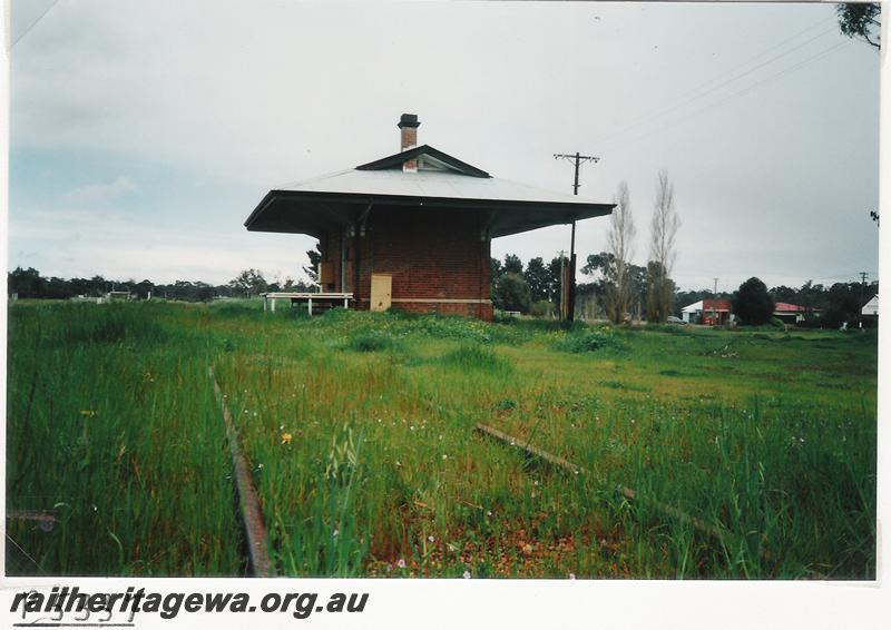 P05337
Station building (