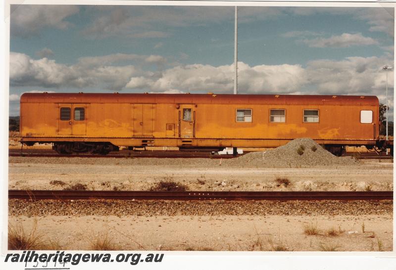 P05394
WBD class 852-P, Standard Gauge crew van, side view
