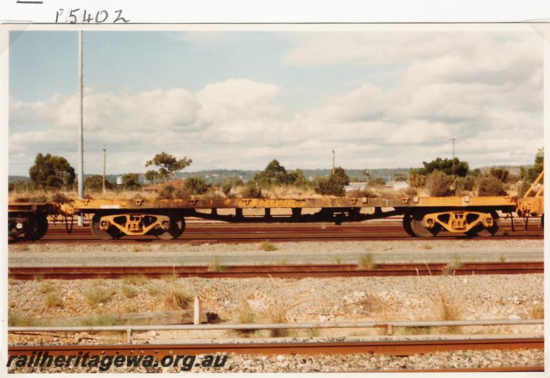 P05402
WSO class 301171-J, Standard Gauge flat wagon, side view
