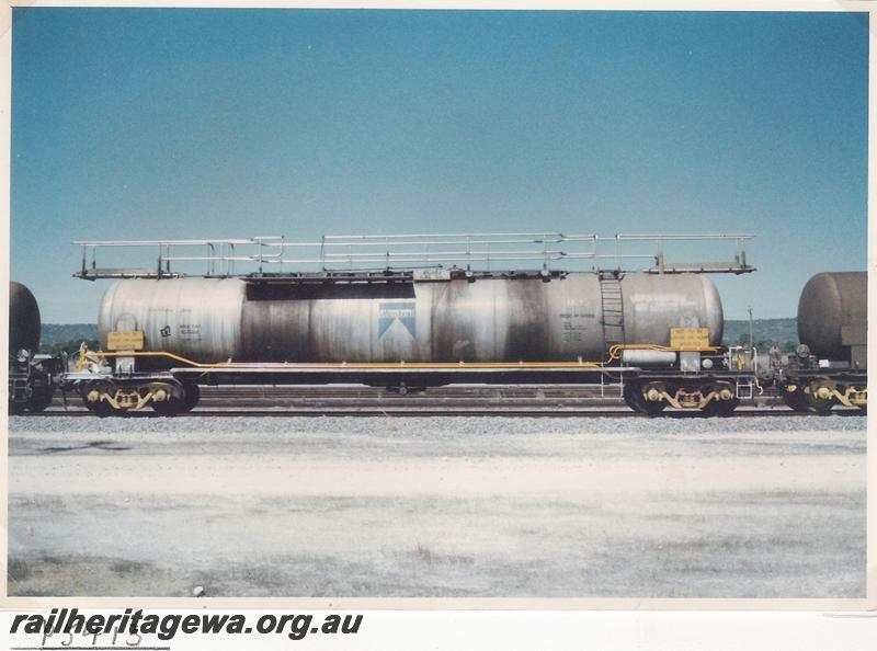 P05413
Standard Gauge tank wagon, side view
