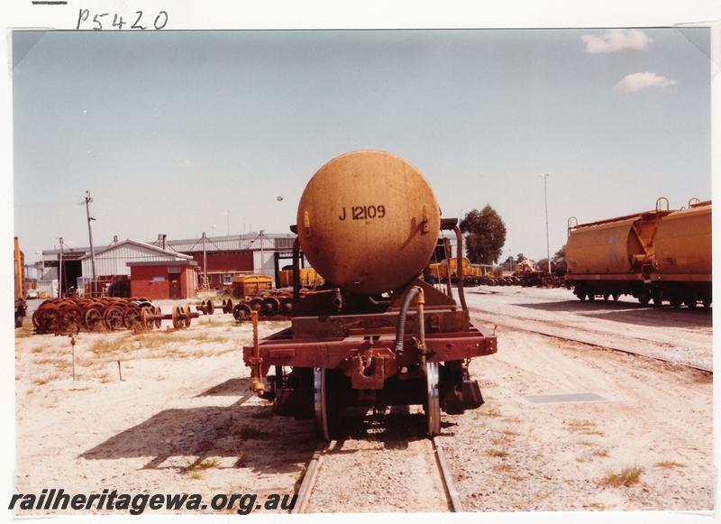 P05420
JS class 23642-H class tank wagon fitted with two ex J class tanks, end view

