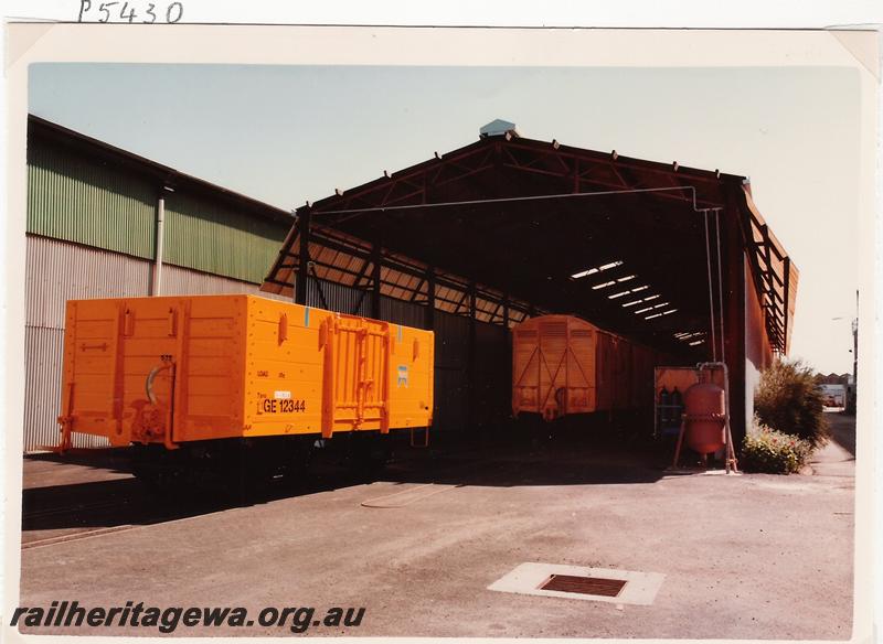 P05430
GE class 12344, newly painted in the Westrail yellow livery, end and side view
