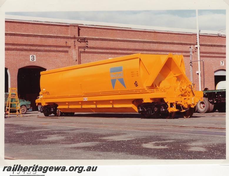 P05433
XG class 20701, Midland Workshops, side and end view
