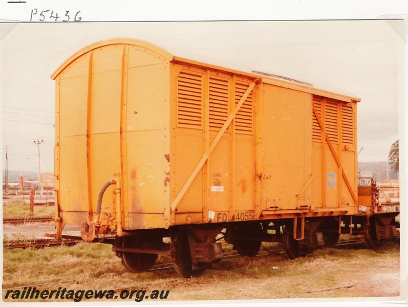 P05436
FD class 14055 in the yellow livery coupled to HC class 2170, end and side view
