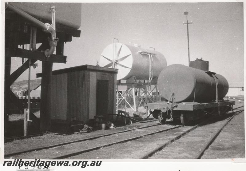 P05462
Elevated fuel tank, water tower, Esperance loco depot, CE line, tank from JG class tank wagon
