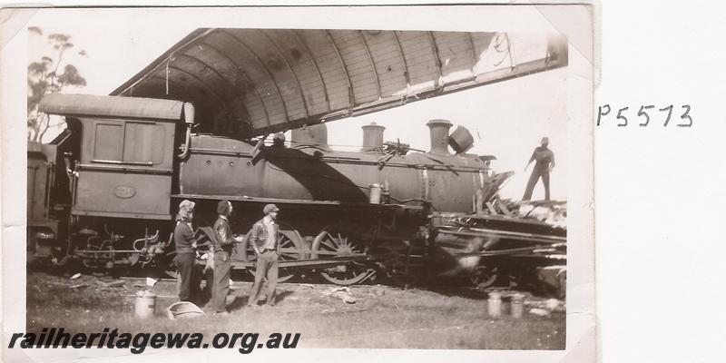 P05573
Collision, ES class 336, Mount Kokeby, GSR line, No.6 passenger ran into No.8 Albany to Perth, loco under remains of ZJ class 360
