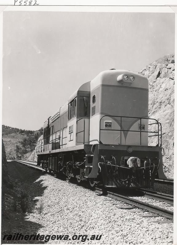 P05582
K class 210 diesel loco, side and front view
