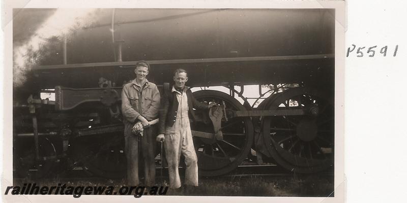 P05591
U class loco crew, Waroona Hike
