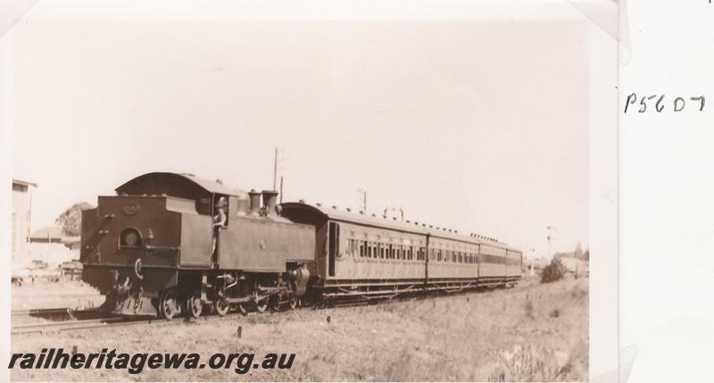 P05607
Visit by the Vic Div of the ARHS, DD class 600, Midland, suburban passenger train
