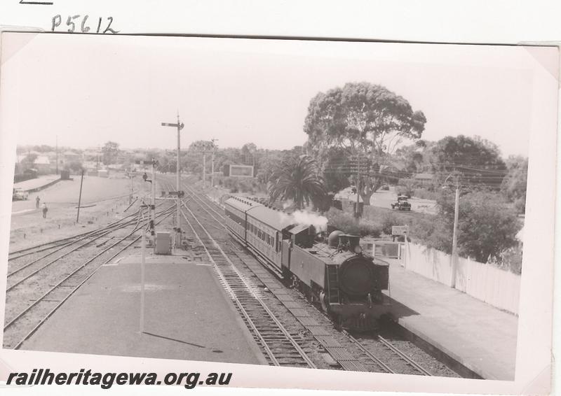 P05612
Visit by the Vic Div of the ARHS, DD class 599, Claremont station, Fremantle bound suburban passenger train
