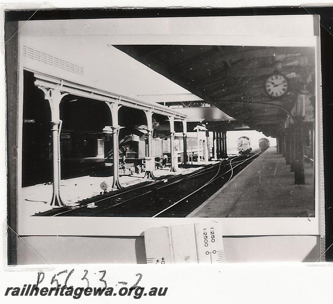 P05633
Visit by the Vic Div of the ARHS, Perth Station, looking west
