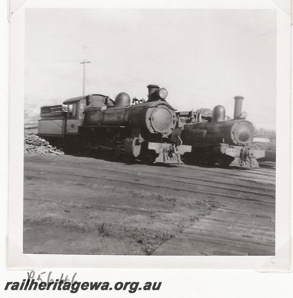 P05646
ARHS visit to Bunbury, FS and G class locos around turntable, Bunbury loco depot.
