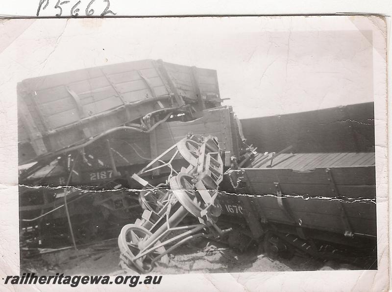 P05662
2 of 8 photos of a collision at Canna, EM line involving X class 1029 