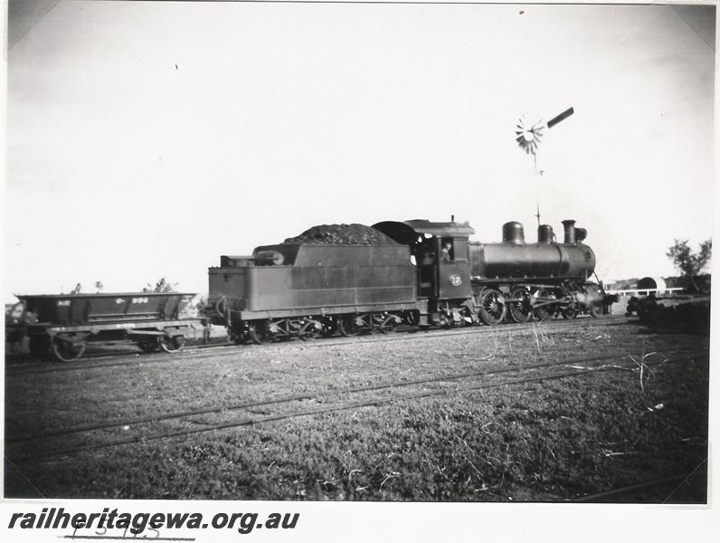 P05713
MRWA loco C class 17, Walkaway, end and side view
